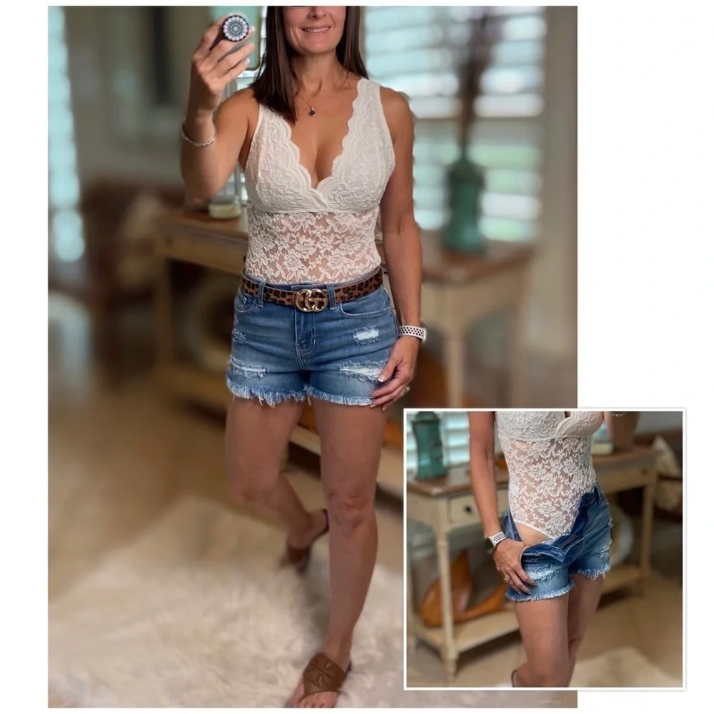 Scalloped All Lace Bodysuit V-Neck White 2521